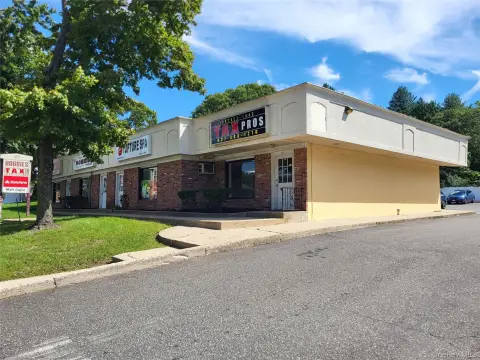 Retail Space in Retail Center