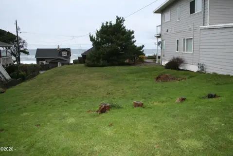 Ocean View Lot, Roads End