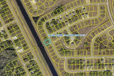 Residential Lot in Banyan Village