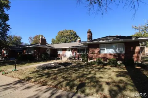 St Louis Triplex with Garage