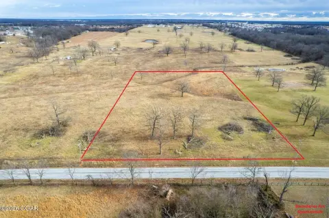 Unrestricted Pasture Land Near Neosho