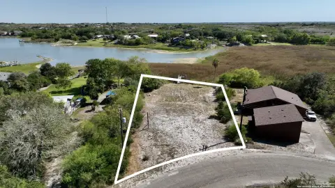 Residential Lot on Lake Corpus