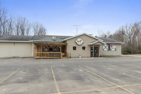 Bowling Alley With Bar and Dining