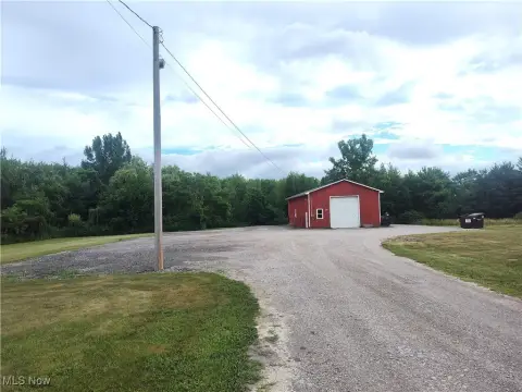 Conneaut Land with Pole Building