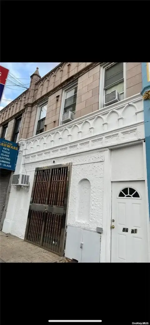 Jamaica Mixed-Use Building For Sale