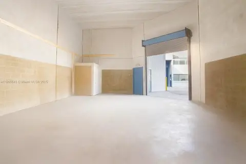 Warehouse Near Tamiami Airport