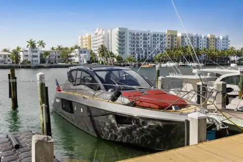 Yacht Slip in North Bay