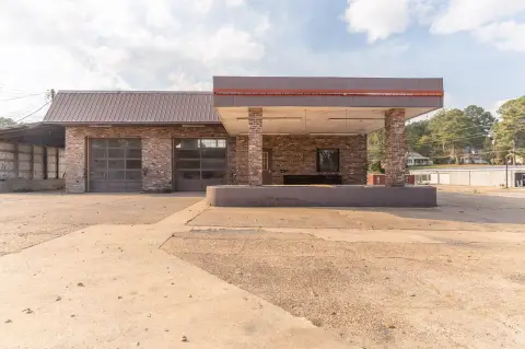 Commercial Property in Downtown Baldwyn