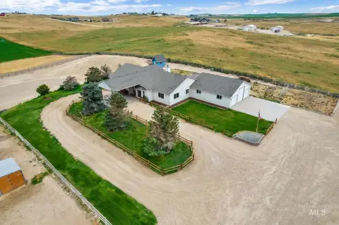 Tranquil Ranch with Owyhee Views