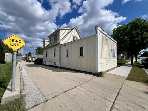 Live-Work Property with Garage