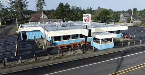 Restaurant, Bar and Seafood Market