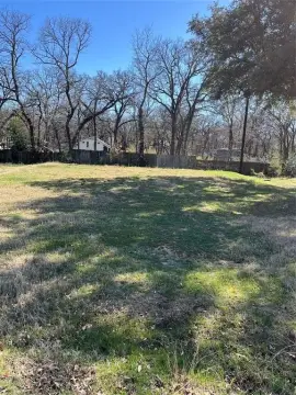 Land in North Keller