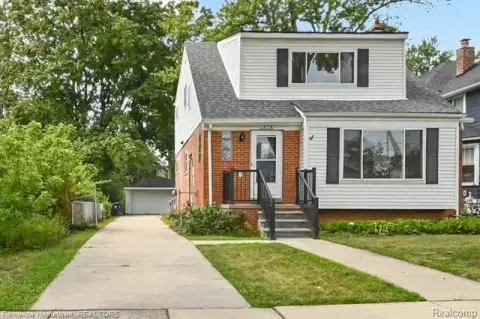 Duplex with Shared Garage