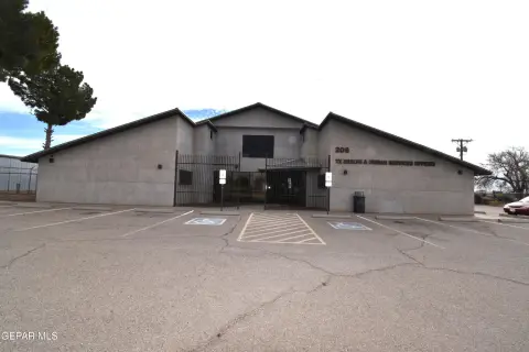 Well-Maintained Fabens Office Property