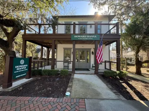 Prime Location Commercial Building