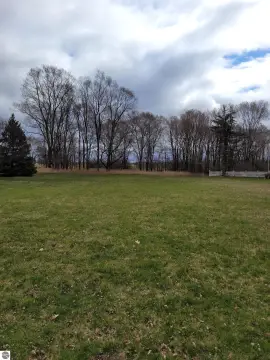 Spacious Lot in Mt Pleasant