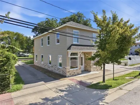 Restored Mixed-Use Live-Work Property