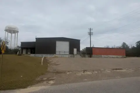 Manufacturing Facility with Office Space