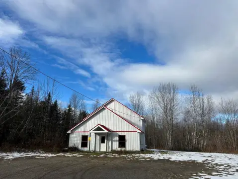 Commercial Building on Route 148