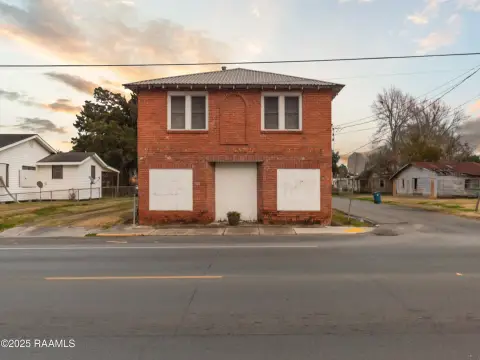 Mixed-Use Building with Upper Residence