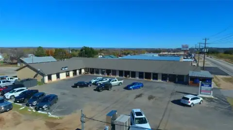 Retail Space in Cottonwood Shores