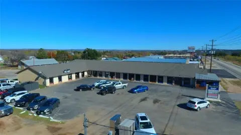 Retail Space in Cottonwood Shores