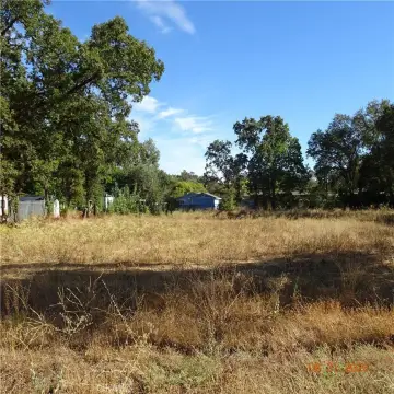 Level Commercial Land