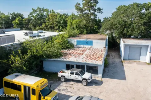 Commercial Retail and Warehouse Space