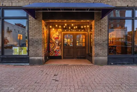 11 Central Restaurant Business