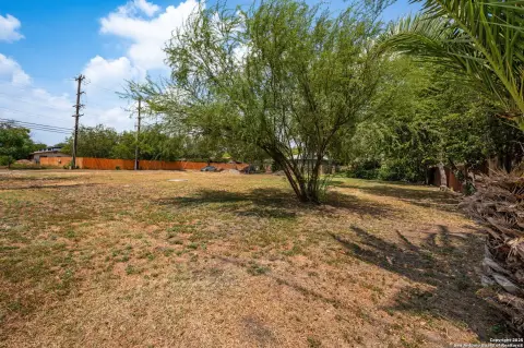 Residential Land in Universal City