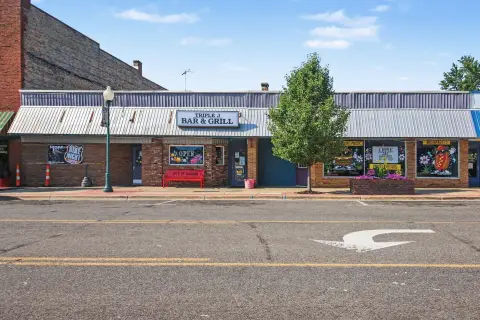 Restaurant with Bar and Banquet Space