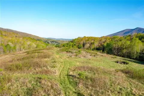 Expansive Acreage Near Jefferson