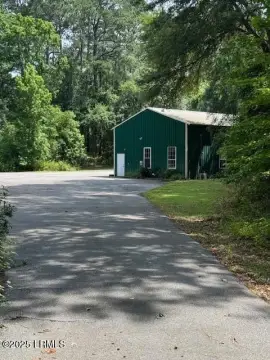 Commercial Property with Highway Visibility