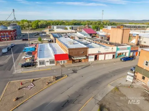 Updated Tavern in Historic Downtown