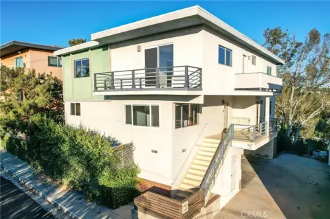 Elysian Heights Duplex with Views