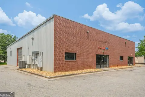 Smyrna Commercial Building with Warehouse