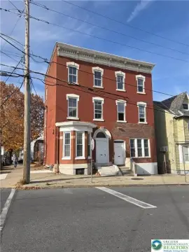 Mixed-Use Property Near Courthouse