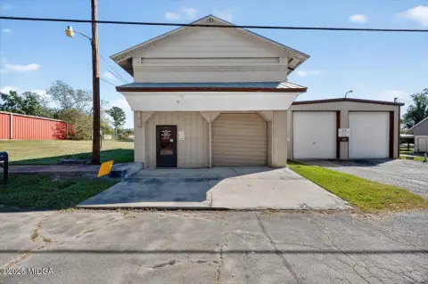 Haddock Warehouses with Highway Access