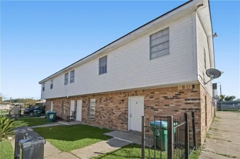 Four-Unit Brick Apartment Building