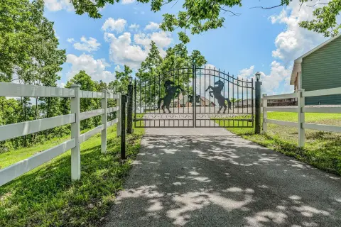 Cape Fair Estate with Table Rock View