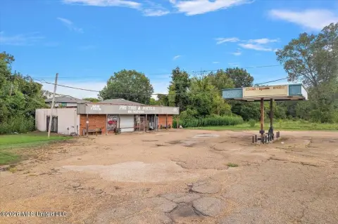 Auto Shop with Private Office