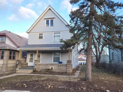 Milwaukee Duplex with Investment Potential