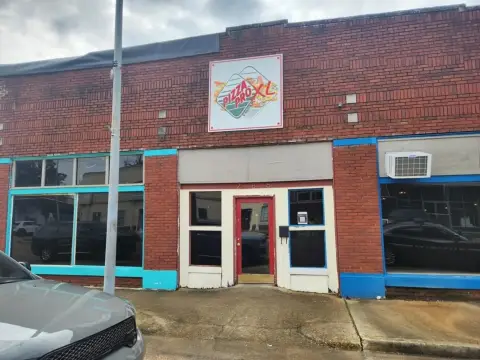 Versatile Commercial Building in Marks