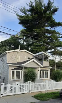 Renovated Duplex With Finished Basement