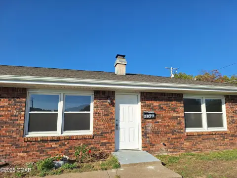 All-Brick Duplex in Joplin, MO