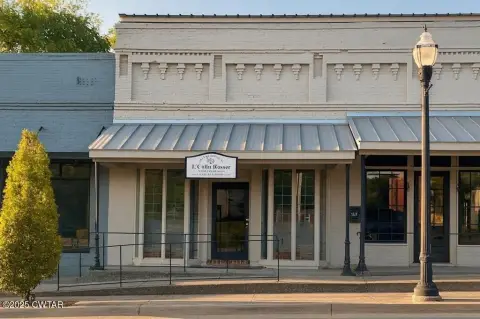 Bolivar Commercial Building For Sale