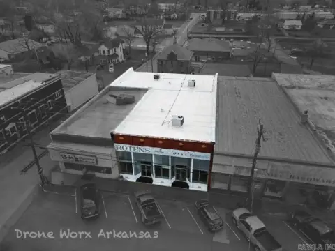 Marshall, AR Commercial Building