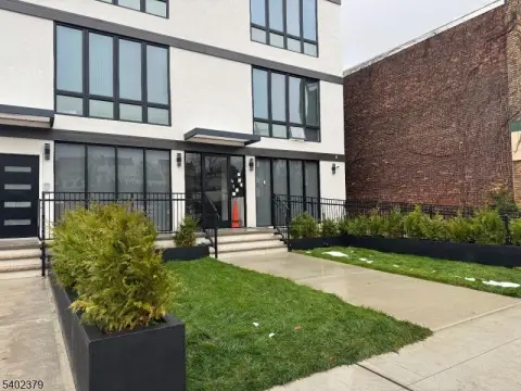 Prime Retail Space in Belleville