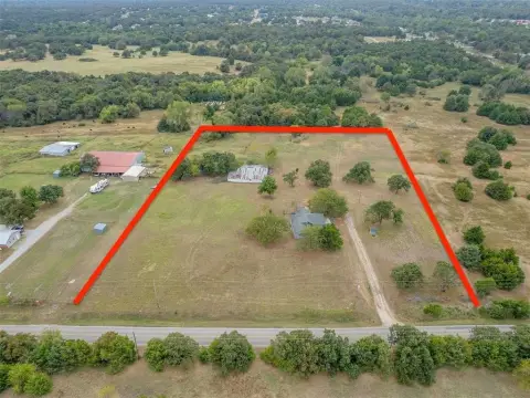 5 Acres with Barn in McLoud