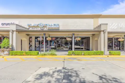 Retail Space in Shopping Center